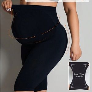 SHEIN maternity biker stretchy shorts 🩳